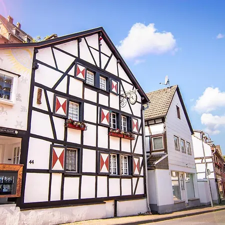 Alte Uhrmacherei Heimbach Exterior photo